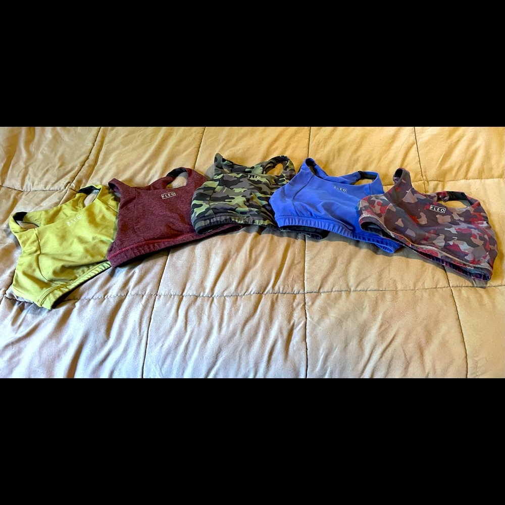 Fleo sports bras size small